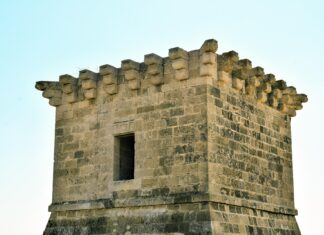 Dettaglio di una torre medievale