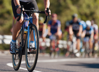 ciclisti a una competizione professionale