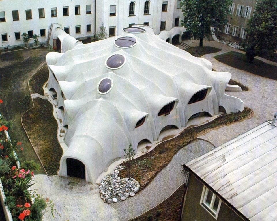 Architetture animali: l'Edificio polivalente di Gunther Domenig