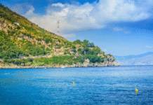 vista stretto di Messina