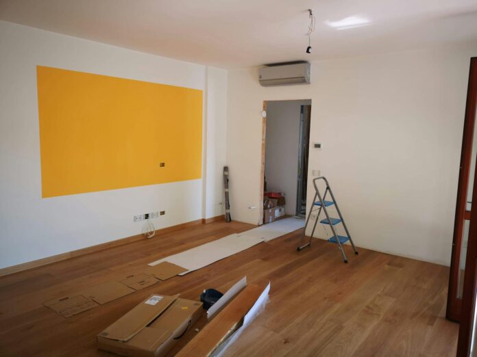 Interno di un appartamento in ristrutturazione