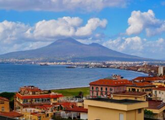 Veduta del Vesuvio e della zona dei Campi Flegrei