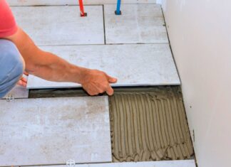 Pavimentare casa, uno degli interventi ammessi nel novero dell'edilizia libera