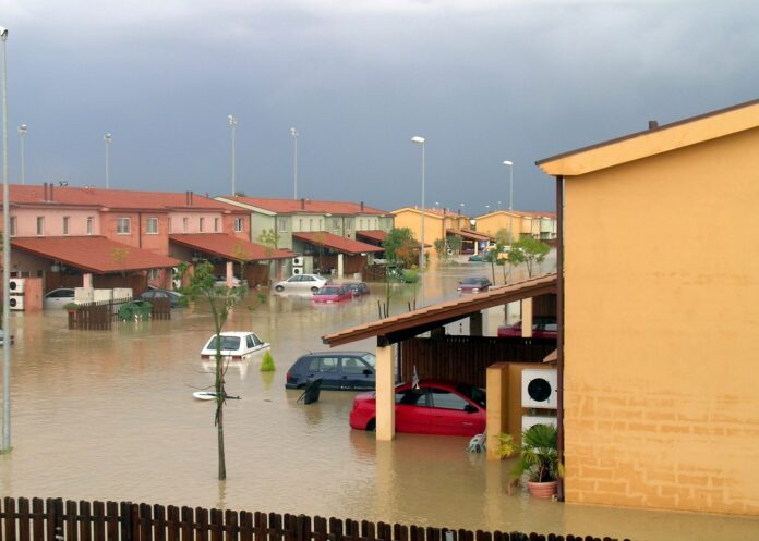 Alluvione in paesaggio urbano