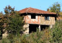 Casa abbandonata in campagna