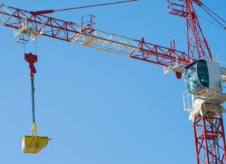 Gru in cantiere
